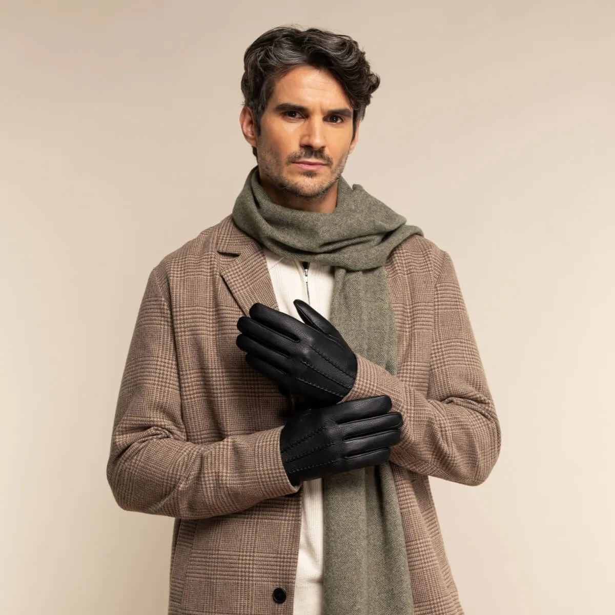 Jaxon (black) - goatskin leather gloves with luxurious faux fur lining & touchscreen feature